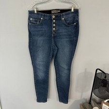 Torrid Bombshell Skinny Premium Stretch Jeans Women's Size 12 Short Medium Wash