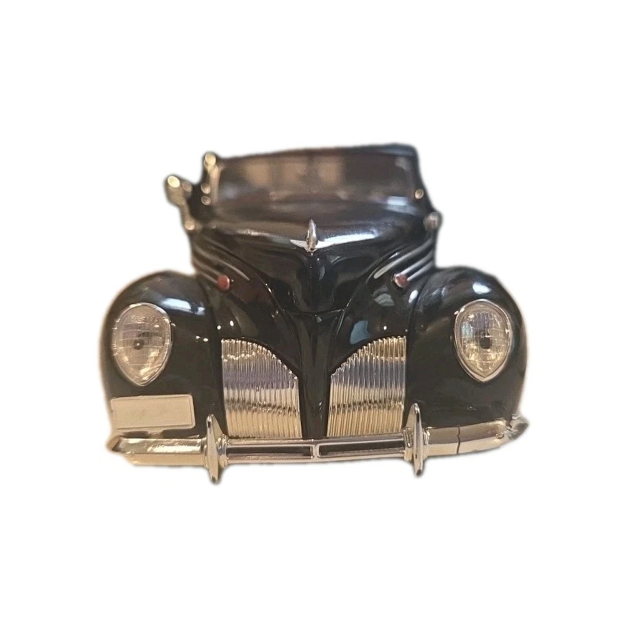 1939 Lincoln Zephyr Convertible Signature 1:32 Black Exterior Red Interior... - Image 2 of 4