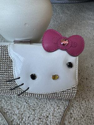 【期間限定お値下げ】Swarovski Hello Kitty ポーチ Swarovski Hello Kitty Clutch.Rare Discontinued. Sanrio X Swarovski