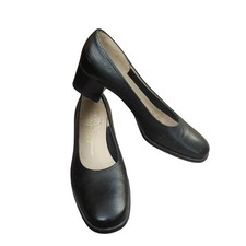 Salvatore Ferragamo Black Pebbled Leather Block Heel Pumps Size 8 B Quiet Luxury