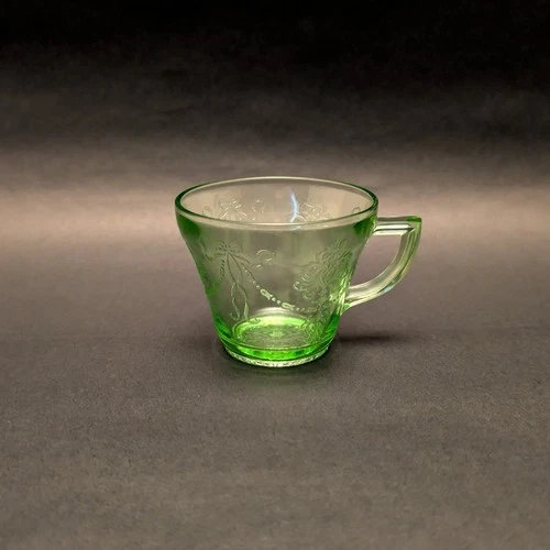 Hocking CAMEO Ballerina Green Uranium Glass Cup Bow & Festoon Depression UV Glow