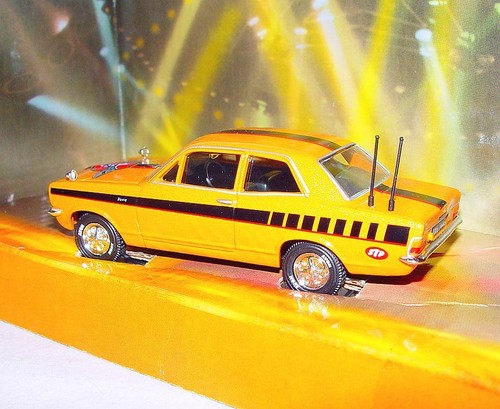 Lledo Vanguards 1:43 VAUXHALL VIVA Metallic Orange BOY RACERS Car MIB`03 RARE! - Picture 6 of 9