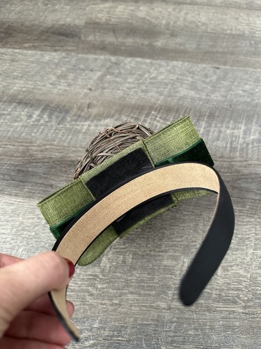 New Handmade Designer Fascinator Headband Green Black Velvet Bow White Bird Nest - Picture 3 of 9