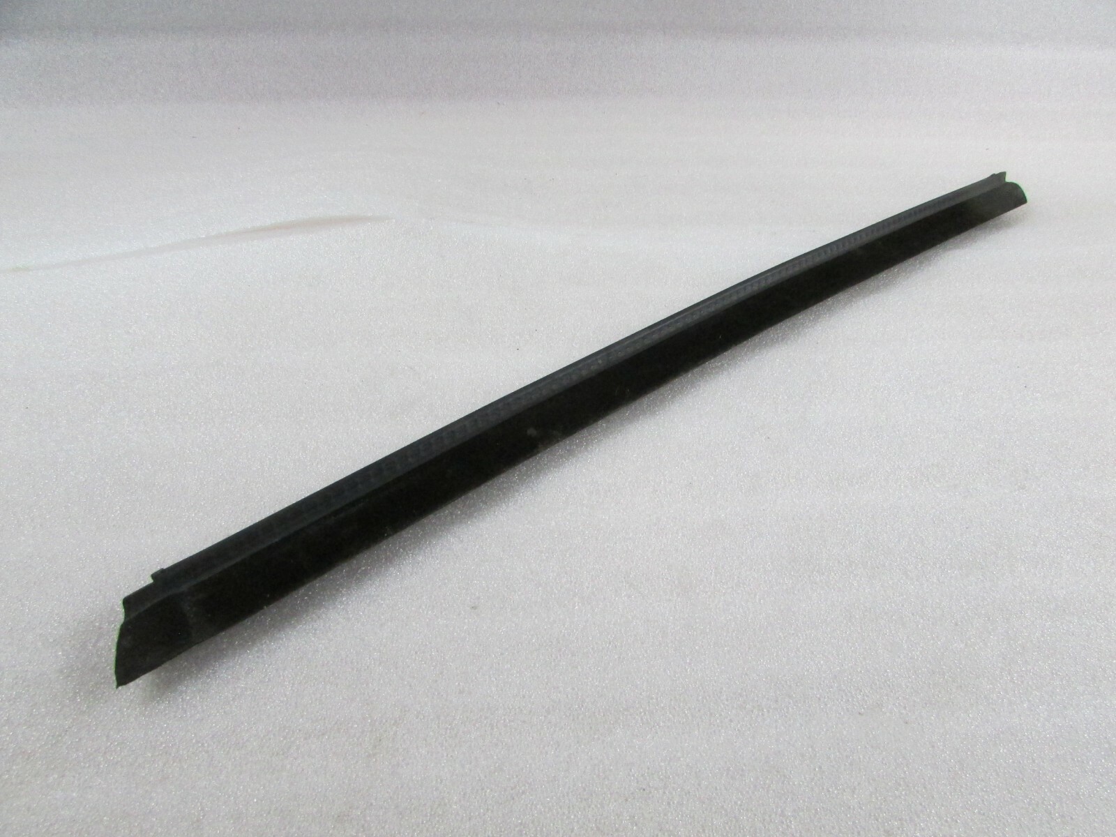 2014 Maserati Quattroporte, LH, Left Front Inner Glass Scraper, Used