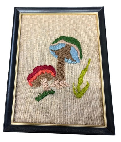 Vintage Circa 1970's Framed Colorful Mushroom Toadstools Needlepoint Early Old - Picture 4 of 4