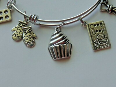 LOVE TO BAKE COOK BAKER CHEF MIXER  WHISK STAINLESS STEEL BANGLE CHARM BRACELET