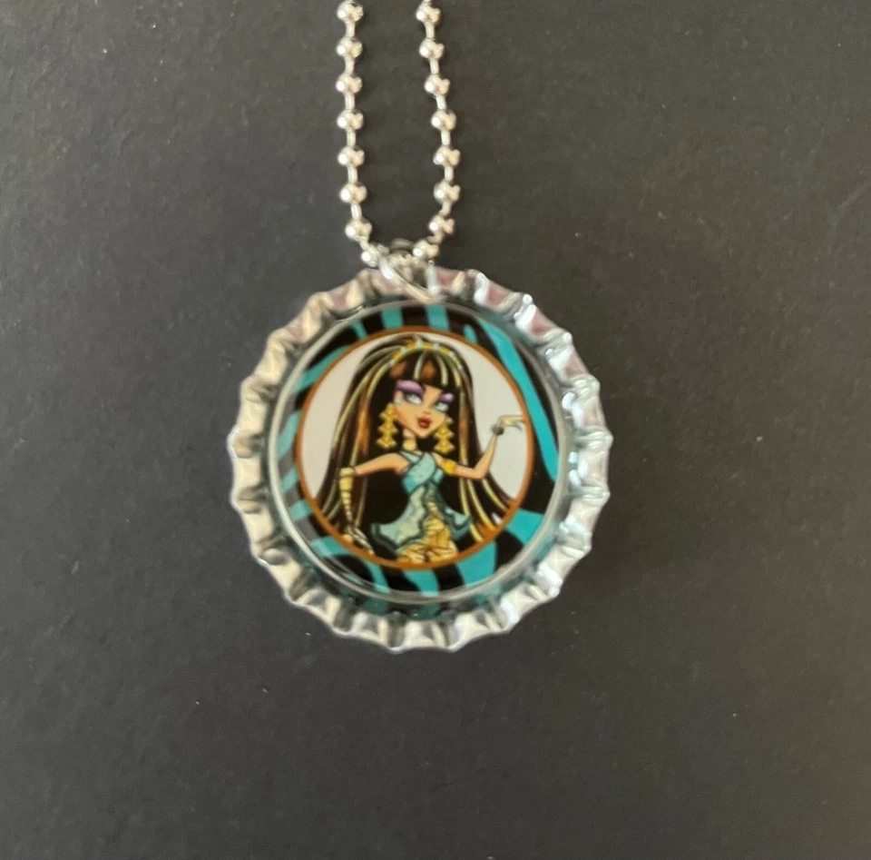 Muñeca Monster High / Collares / 15 Favores de Fiesta / Regalo Amigo / Monster High Foto 3 de 4