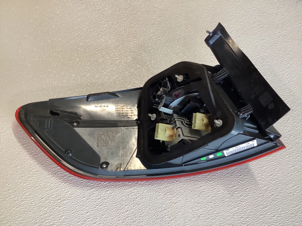 ESTADO PERFEITO! Lanterna traseira externa do lado direito do passageiro 2013 2014 BMW X6 X6M fabricante de equipamento original 13-14 - Imagem 3 de 4