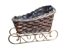 Vintage Wicker/Rattan Santa Style Sleigh Basket Christmas/Holiday Decor Display