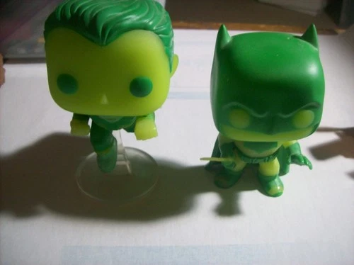 Funko Pops ' BATMAN VS. SUPERMAN' Glow in the dark - Loose
