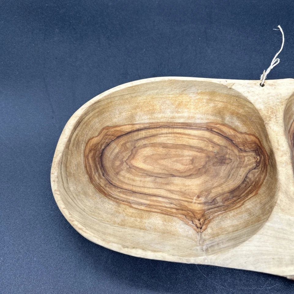 Cuenco doble vintage de madera de olivo. Hecho a mano, auténtico 10 1/2” x 6” x 1 1/4 Foto 2 de 4