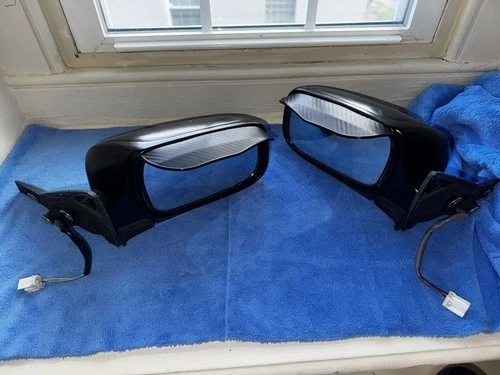 Driver and Passenger Side Door Mirror With Carbon Fiber Attachments For Sun