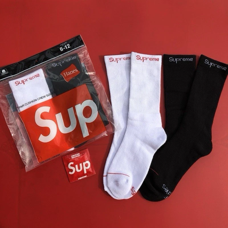 Chaussettes Supreme blanches ou noires