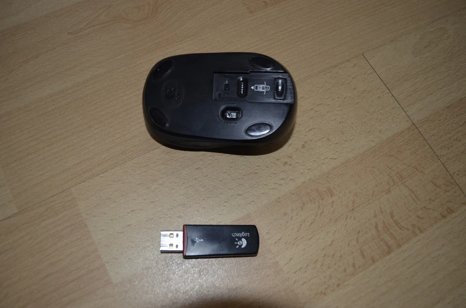 Logitech Wireless Funk-Mouse, USB Adapter, gebraucht, funktioniert tadellos - Bild 2 von 2