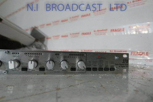 DBX 376 Röhrenkanalleiste mit Analog- und Digitalausgängen - Bild 3 von 12