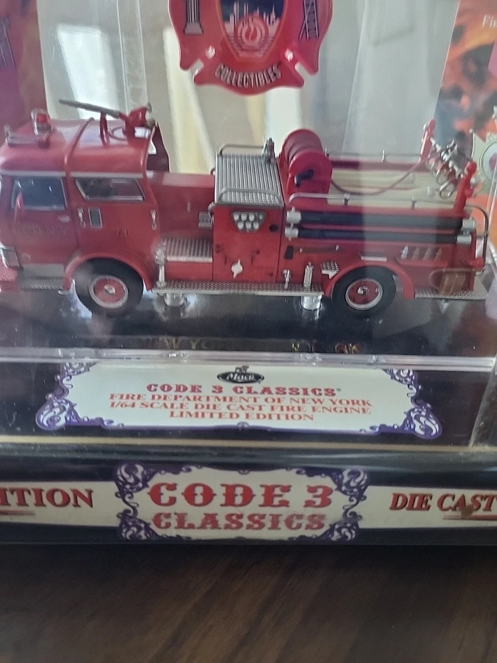 Code 3 FDNY Mack C Pumper Engine #71   Classic Collectible 1/64 Diecast 12380 - Image 2 of 4