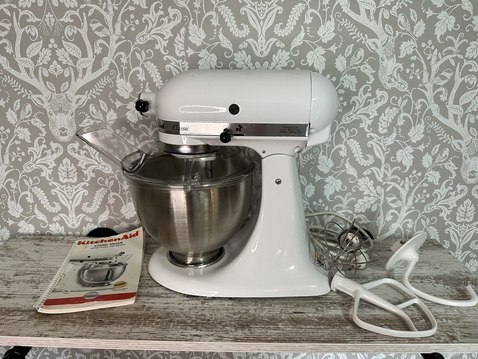 KitchenAid Classic 4.5 qt. Tilt Head Stand Mixer White K45SSWH w
