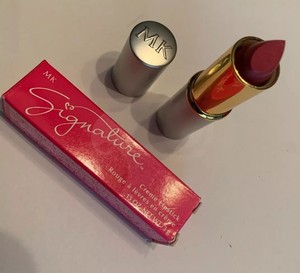 Détails Sur Mary Kay Signature Crème Rouge à Lèvres Noir Cerise Discontinu