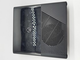 Microsoft Xbox 360 E Console 4GB with Controller, 11 Games & Kinnect