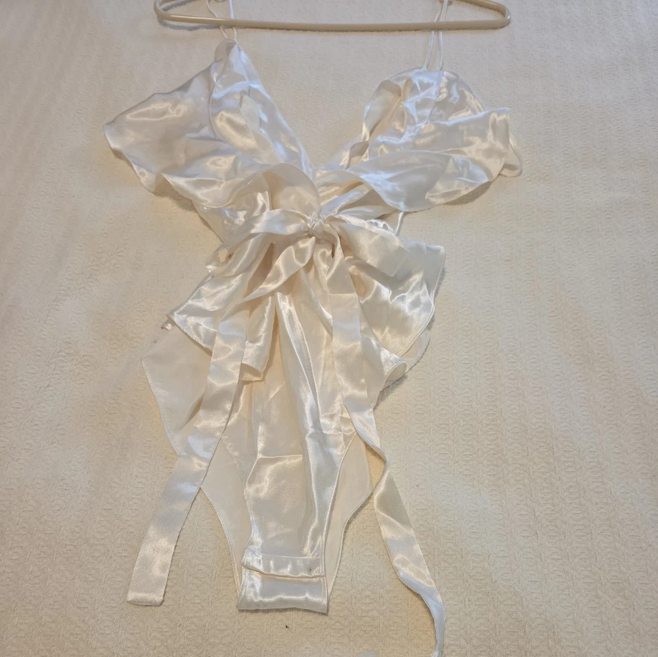 VTG Victoria's Secret Gold White Label Satin Ivory Teddy Lingerie Sexy Y2K - Image 4 of 4