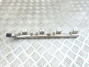BMW 5 F10 F11 2012 Kraftstoffverteiler Einspritzleiste Verteilerrohr RPG18445