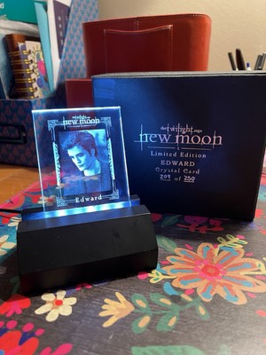 LE The Twilight Saga Eclipse Movie Crystal Card # Edward Cullen Box