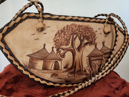 Authentic Handmade African Curved Shoulder Bag Leather and Straw - Bild 6 von 18
