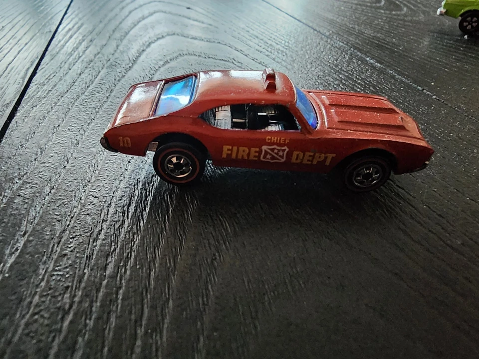 1969 Hot Wheels Redline Flying Colors Olds 442 Fire Chief Red Enamel  - Image 3 of 4