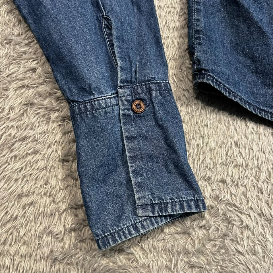 Camisa azul Willi's denim cambray con botones para mujer grande deshilachada manga larga Foto 2 de 4