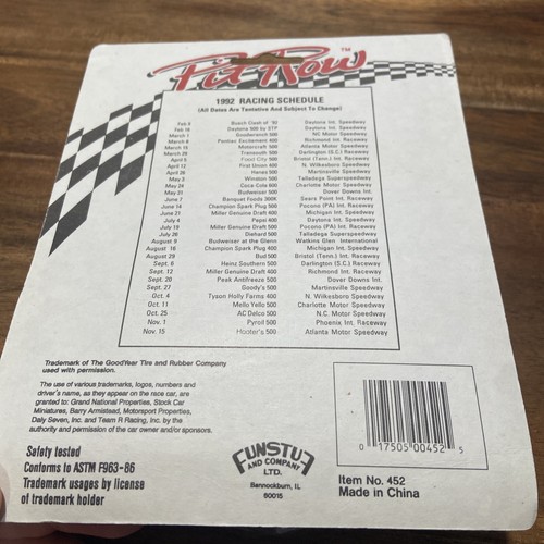 FILA OFICIAL DE PIT, ESCALA 1/43, RÉPLICA AUTÉNTICA FUNDIDA A PRESIÓN, #16 WALLY DALLENBACK JR - Imagen 3 de 3