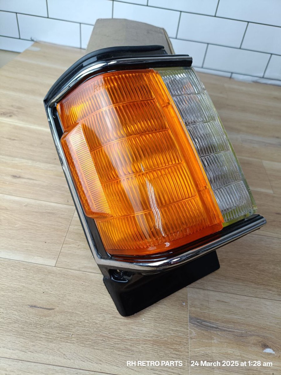 Toyota Cressida GX60 RX60 LX60 MX62 Front Turn Signal Lamp RH New