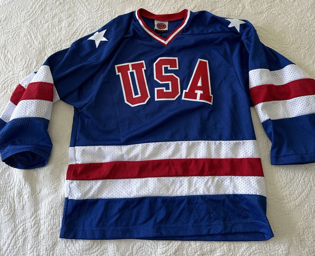 Vintage Usa Red White Barber American Flag T-Shirt Cool Gift Vintage Usa Red White Barber American Flag T-Shirt Cool Gift