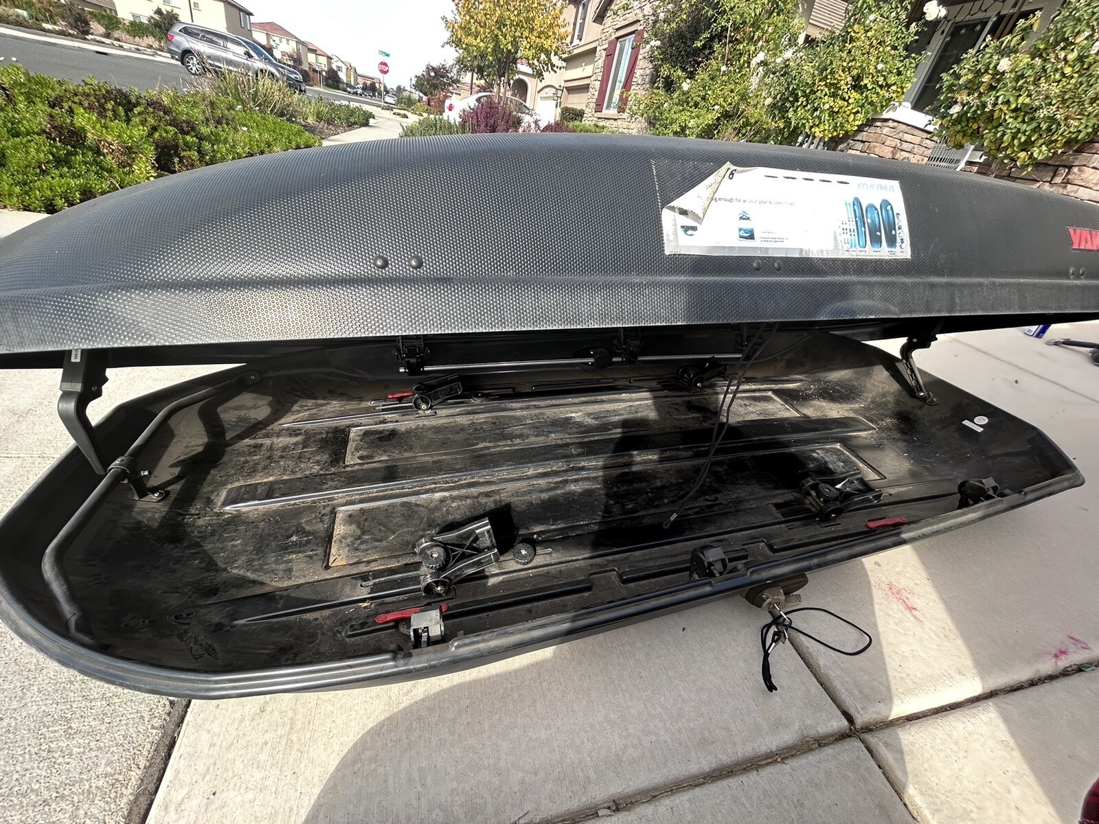 Yakima SkyBox Carbonite 16 Cubic Foot Vehicle Rooftop Cargo Carrier Box