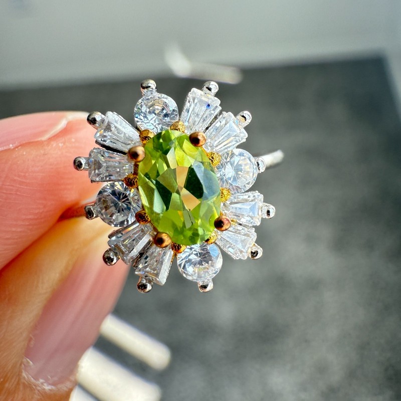 925 Sterling Silver Ring Green 6x4mm Natural Peridot Gemstone Zircon Flower Cute