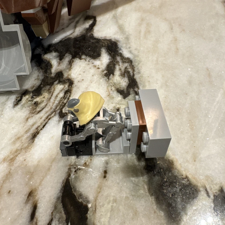 LEGO Star Wars 7752 Count Dooku's Solar Sailer Almost Complete read description  - Image 3 of 4