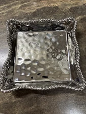 Pampa Bay Verona Porcelain Guest Towel Napkin Holder Silver. Very Elegant Piece