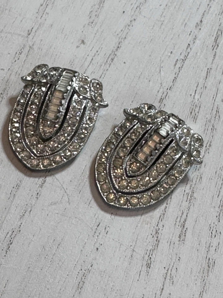 Este es un par de clips de vestido vintage Art Deco con diamantes de imitación Foto 3 de 4