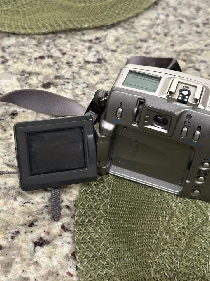 Canon PowerShot G2 4.0MP Digital Camera - Image 3 of 4