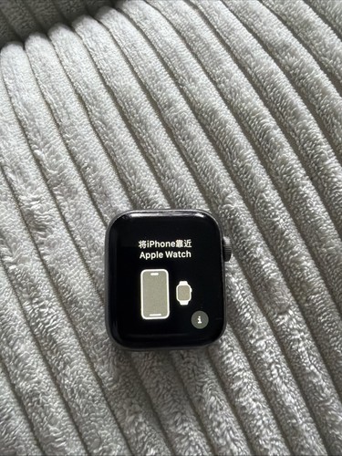 Apple Watch Series 4 40mm Cassa Alluminio Cinturino Sport (GPS-LTE) Sbloccato - Foto 3 di 3