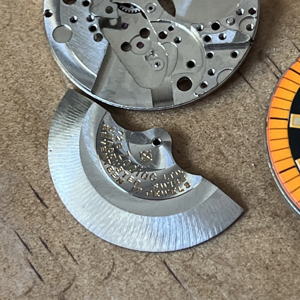 Reloj Hombre Vintage ZODIAC Naranja/Negro SEA WOLF 17 Jewel T 25 Movimiento Piezas Foto 3 de 4