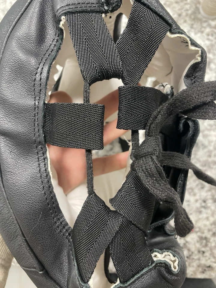 Title Boxing Hi-Performance Headgear 2.0 - Black - Medium - Image 4 of 4