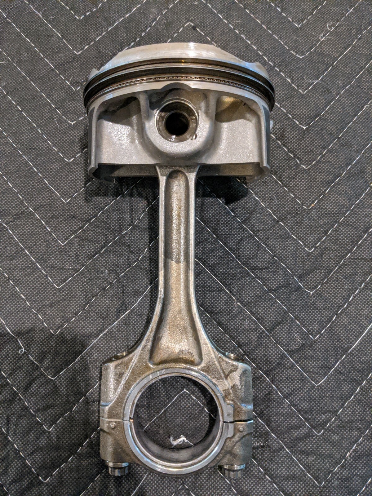 Ferrari 458 Piston w/ Connecting Rod , RH Cylinder Bank 260683