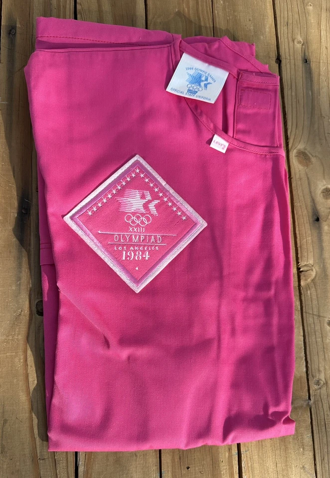 UNIFORME OFICIAL DA EQUIPE OLÍMPICA “LEVIS” 1984 LOS ANGELES OLÍMPICOS MAGENTA - Imagem 3 de 4
