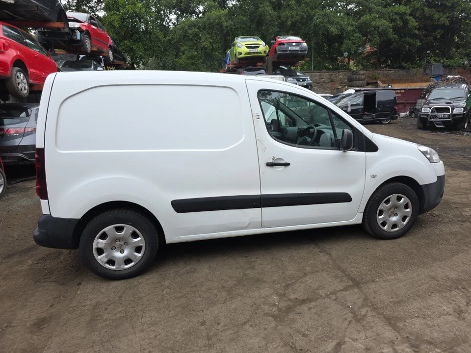 Cuadro de instrumentos Peugeot Partner Mk2 Hdi Pro 2008-2018  Foto 3 de 4