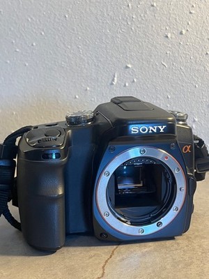 Sony Alpha A100 10.2MP Digital SLR Camera w/ 62mm Lens-Charger
