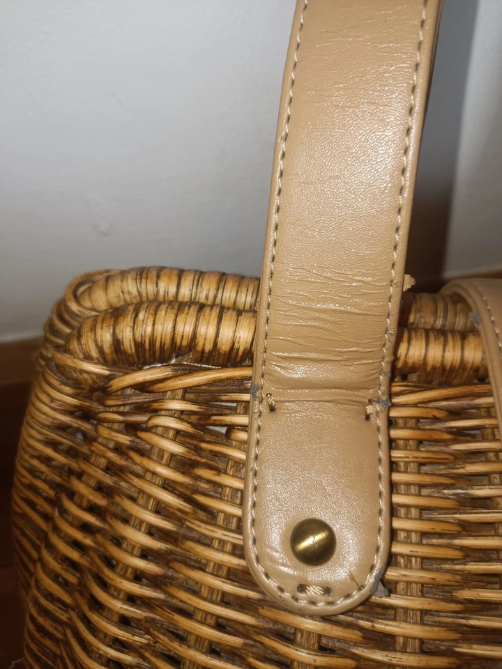 Laura Ashley Vintage Hinged Wicker Straw Basket Bag With Damaged Handles - Image 4 of 4