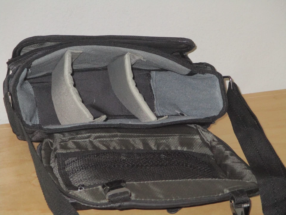 Estuche para cámara Nikon negro bolsa hebilla frontal cierre mango acolchado cremallera superior buena pre Foto 3 de 4