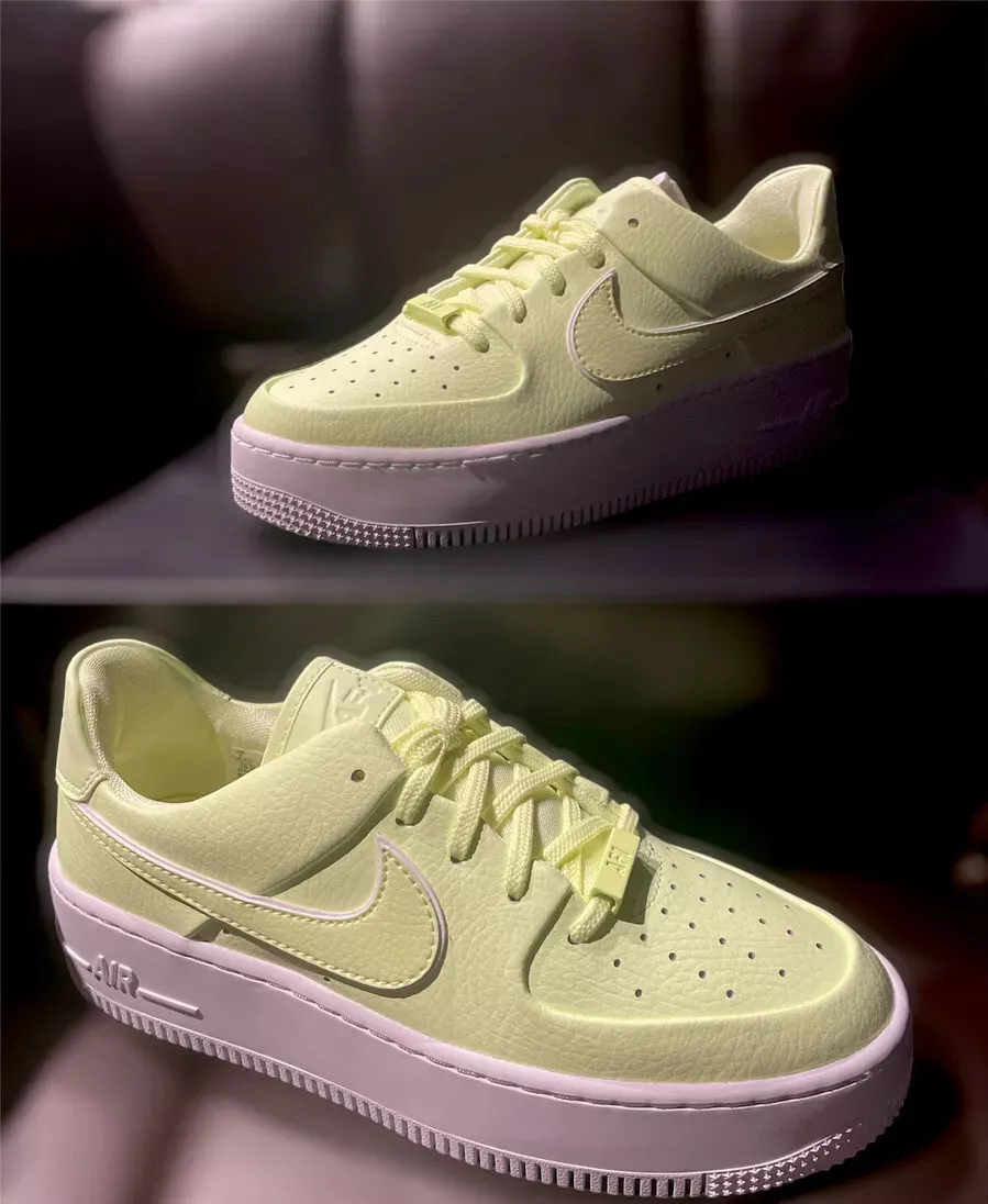 Nike Yellow Air Force 1 Sage Low Sneakers