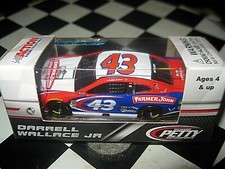 IC135 ACTION 2018 1/64 DARRELL BUBBA WALLACE JR. FARMER JOHN CAMARO ZL1