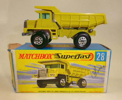 Matchbox SF Nr. 28A Mack Dump Truck gelbgrün Stufen offen top in ''H'' Box